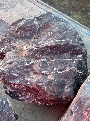 Камни для ландшафтного дизайна красно-фиолетовые 10-60 килограмм купить в Лесном