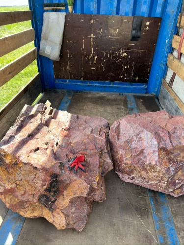 Ландшафтные глыбы красно-фиолетовые 200-1000 килограмм купить в Лесном