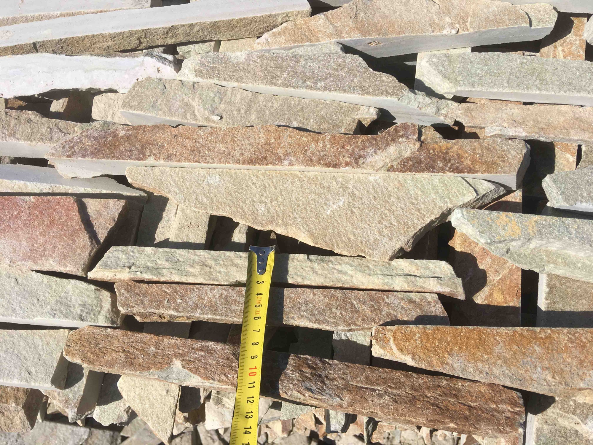 Горбушка златолит золотистый для облицовки купить в Лесном