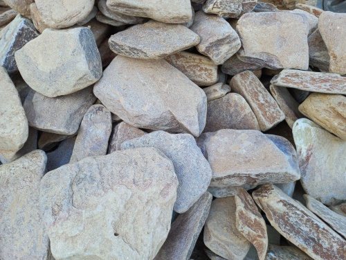 Златолит жёлтый, жёлто-зелёный глыбки и валуны для ланшафтного дизайна купить в Лесном