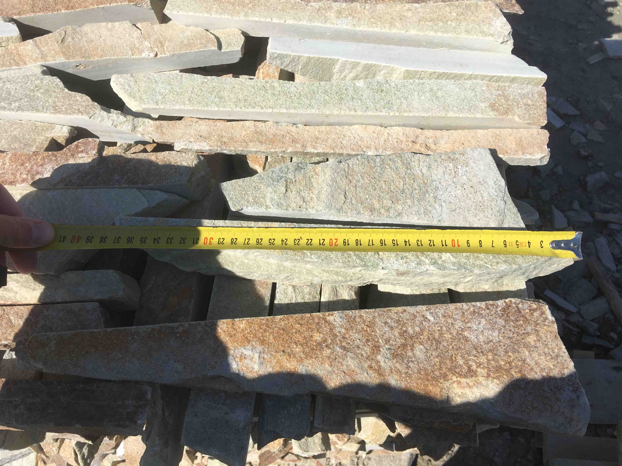 Горбушка златолит золотистый для облицовки купить в Лесном