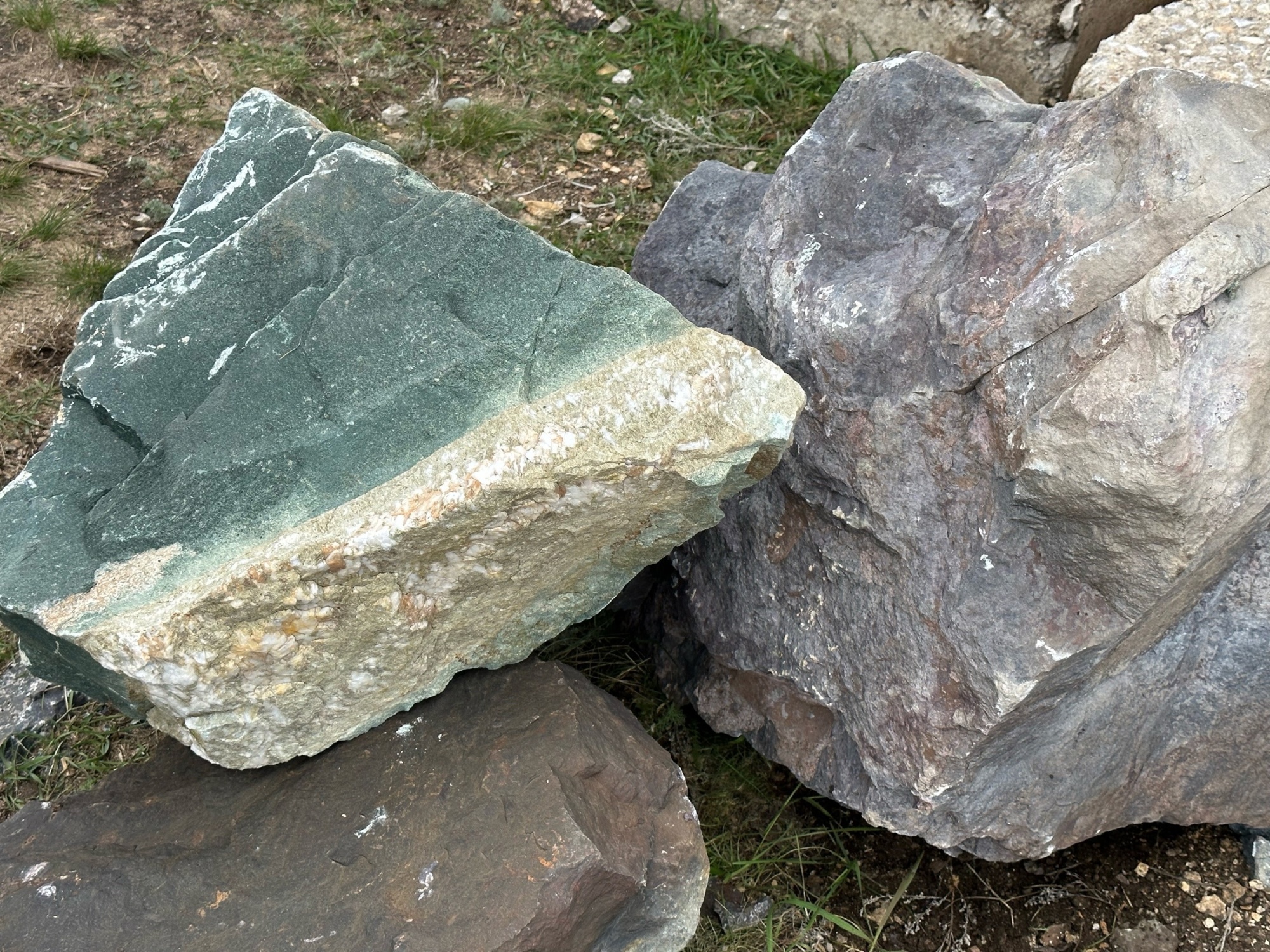 Камни для ландшафтного дизайна зелёные 10-60 килограмм купить в Лесном