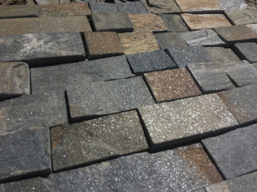 Плитка пилёная златолит Уральский для цоколя, отмостки купить в Лесном