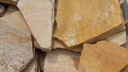Плитняк златолит жёлтый для цоколя купить в Лесном