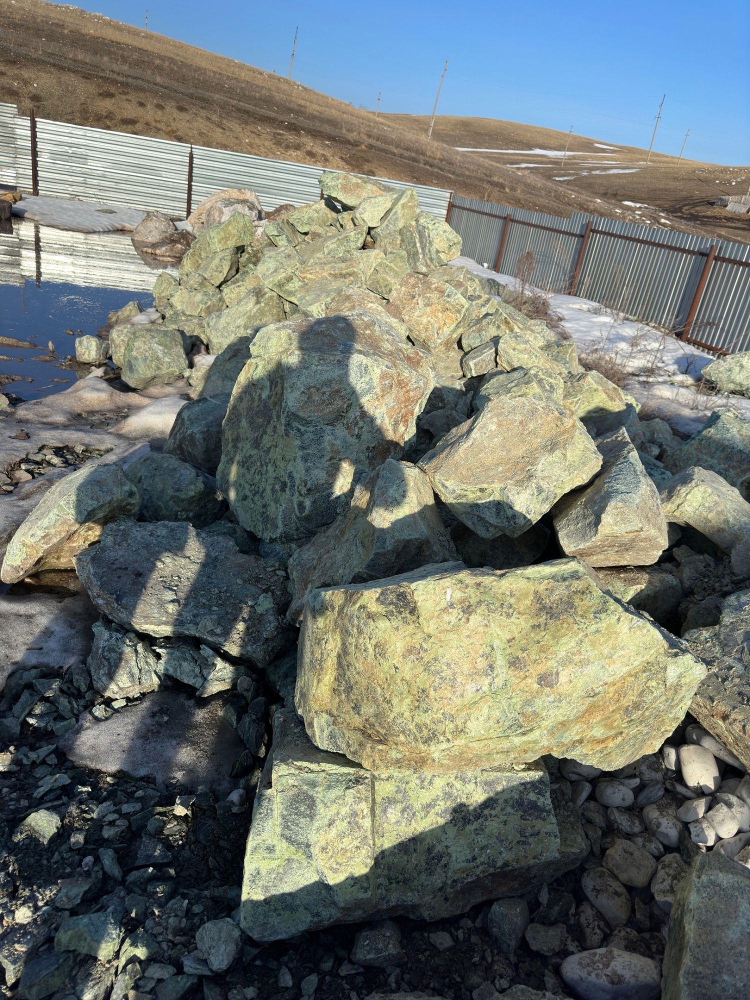 Камни для ландшафтного дизайна зелёные 10-60 килограмм купить в Лесном