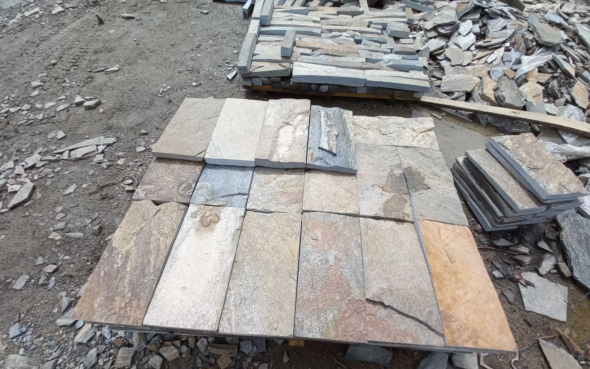 Плитка пилёная златолит Уральский для фасада купить в Лесном