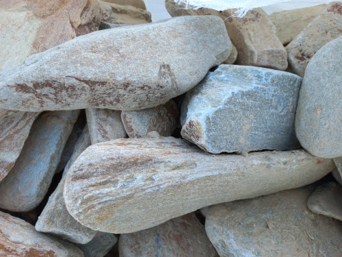 Златолит жёлтый, жёлто-зелёный глыбки и валуны для ланшафтного дизайна купить в Лесном