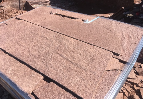 Плитняк лемезит бордовый для цоколя 1,5-2 см купить в Лесном