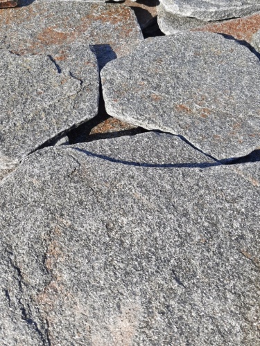 Златолит серебристый галтованный для цоколя купить в Лесном