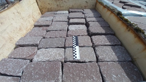 Брусчатка лемезит бордовый колото-галтованная